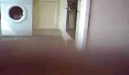 Червенокоса мама Сара Джей повръщане порно със стари баби
