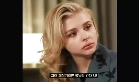 Горещи бледи Лесбийки дават злато порно със стари и млади