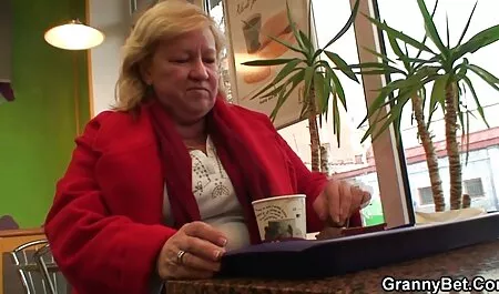 Цвят порно стари жени