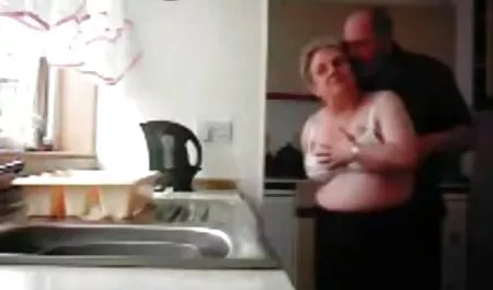 голям черен задник в старо немско порно банята