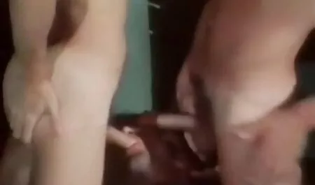 Черна секс стари красавица се чука с бял учител.,