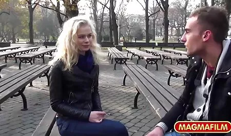 Младата червенокоса съсипа стари порно филми лекаря си.